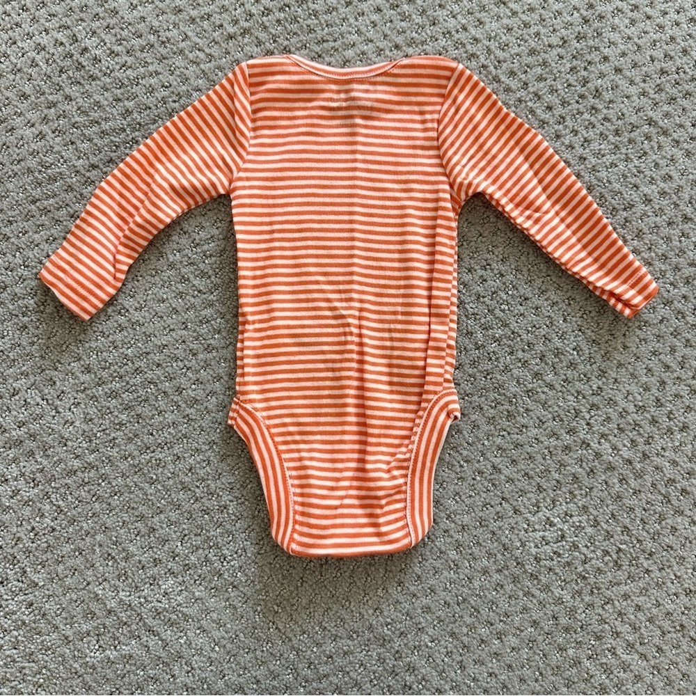NWT Halloween Long Sleeve Onesie & Pajama Bundle 0-3 Months - Picture 3 of 11